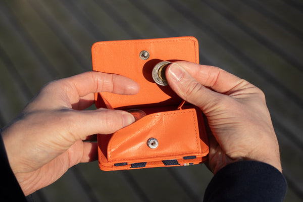 Magic Coin Wallet - 6 Cards