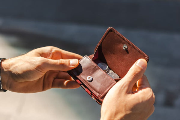 Magic Coin Wallet - 6 Cards