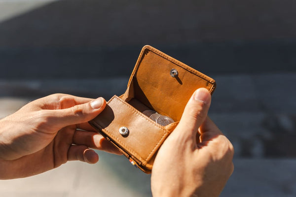 Magic Coin Wallet - 6 Cards