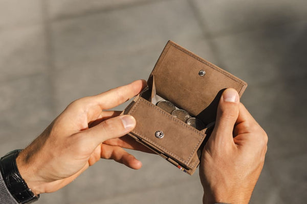 Magic Coin Wallet - 7 Cards