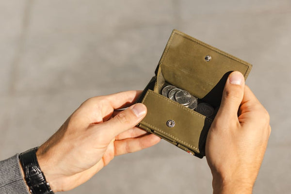 Magic Coin Wallet - 7 Cards