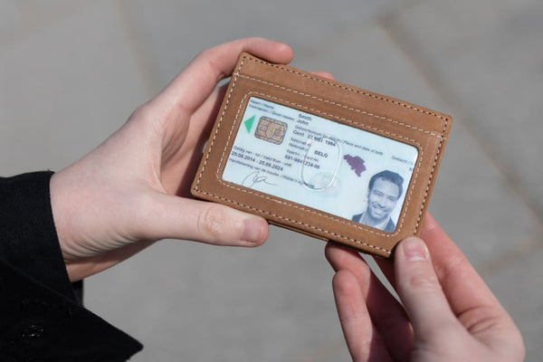 Magic Wallet - ID Window